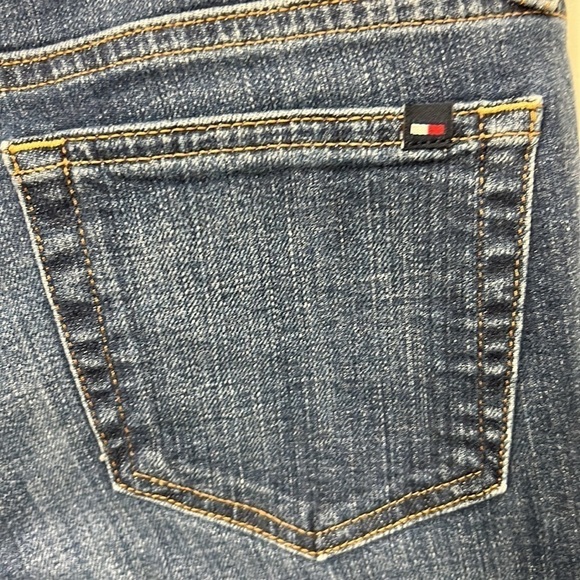 Tommy Hilfiger Bermuda jean shorts,  distressed lines across the front, Sz 0 - Picture 7 of 10